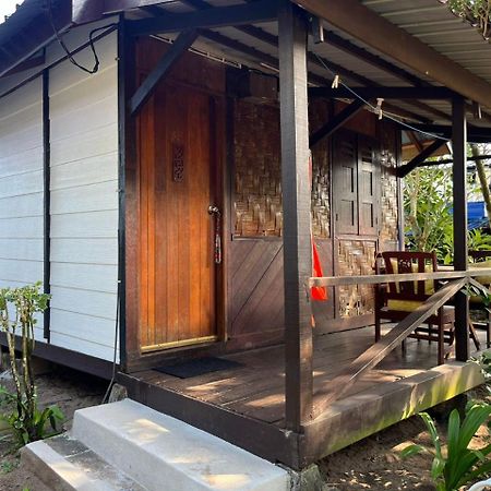 The Station Tioman Hotel Kampong Ayer Batang Exterior photo