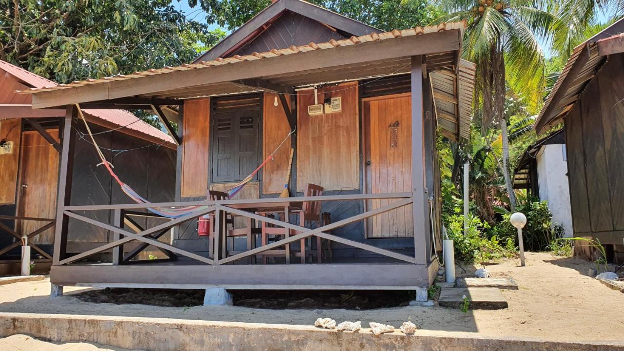 The Station Tioman Hotel Kampong Ayer Batang Exterior photo