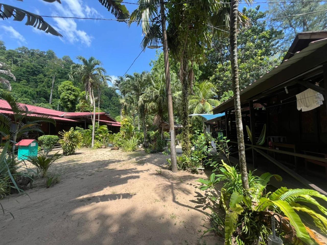 The Station Tioman Hotel Kampong Ayer Batang Exterior photo