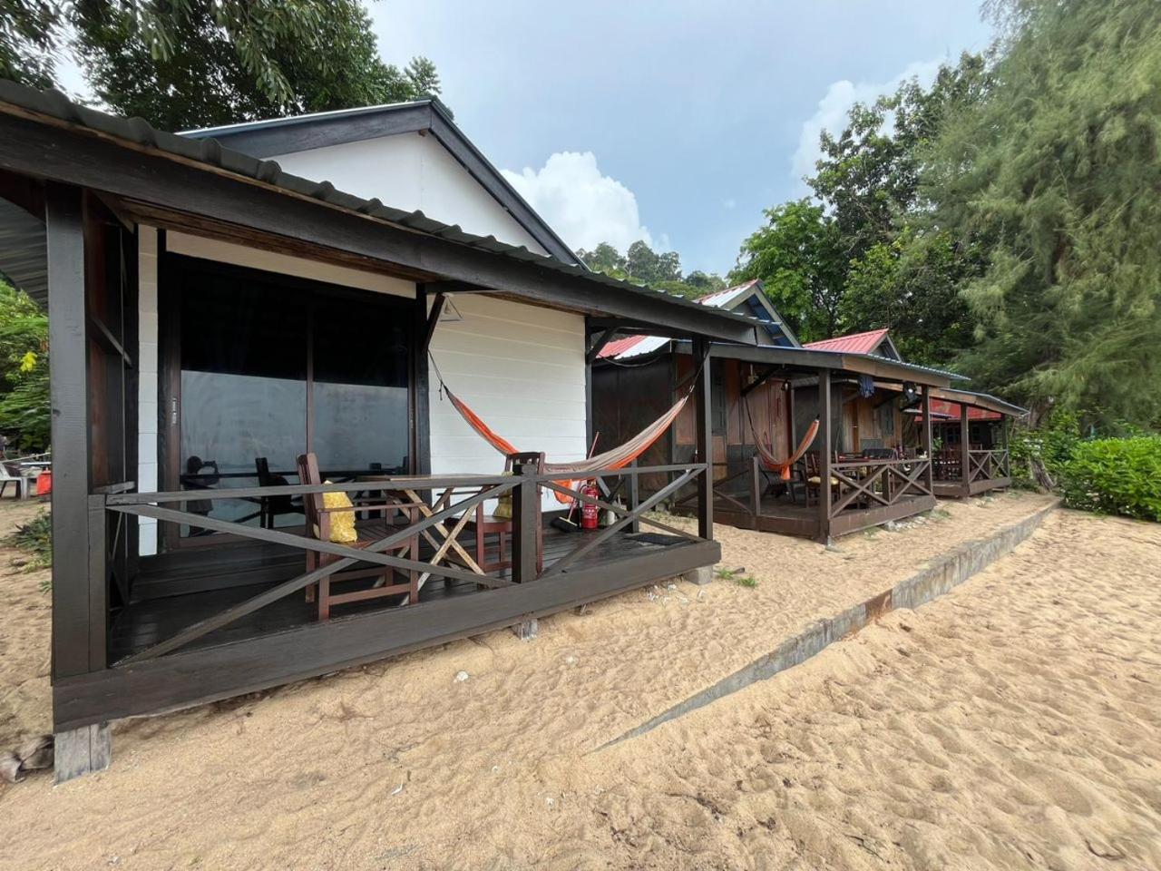 The Station Tioman Hotel Kampong Ayer Batang Exterior photo