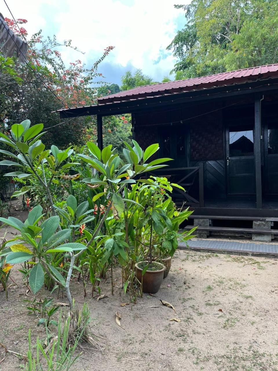 The Station Tioman Hotel Kampong Ayer Batang Exterior photo