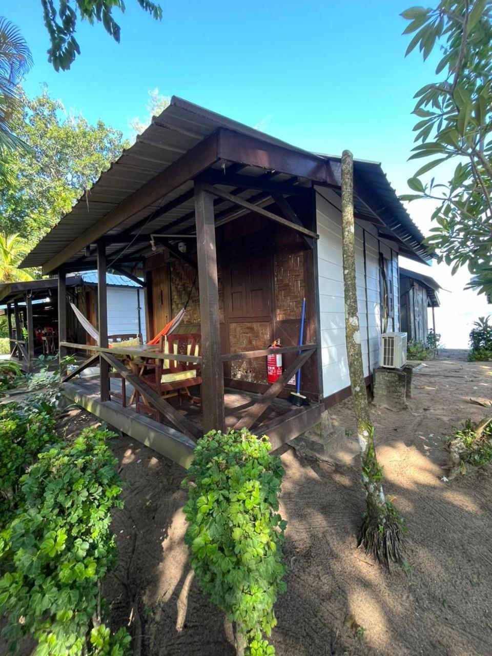 The Station Tioman Hotel Kampong Ayer Batang Exterior photo